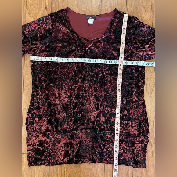 Venus Size 2X Women's Black & Burgundy Velour Blouse Top Top Floral Lace-up - Picture 3 of 7